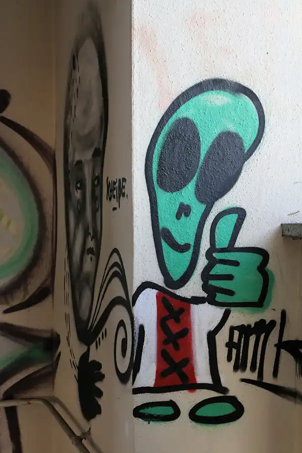 080 | 2012 | Berlin | Streetart im Backkombinat | © carsten riede fotografie