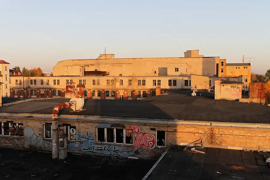 083 | 2012 | Berlin | Streetart im Backkombinat | © carsten riede fotografie