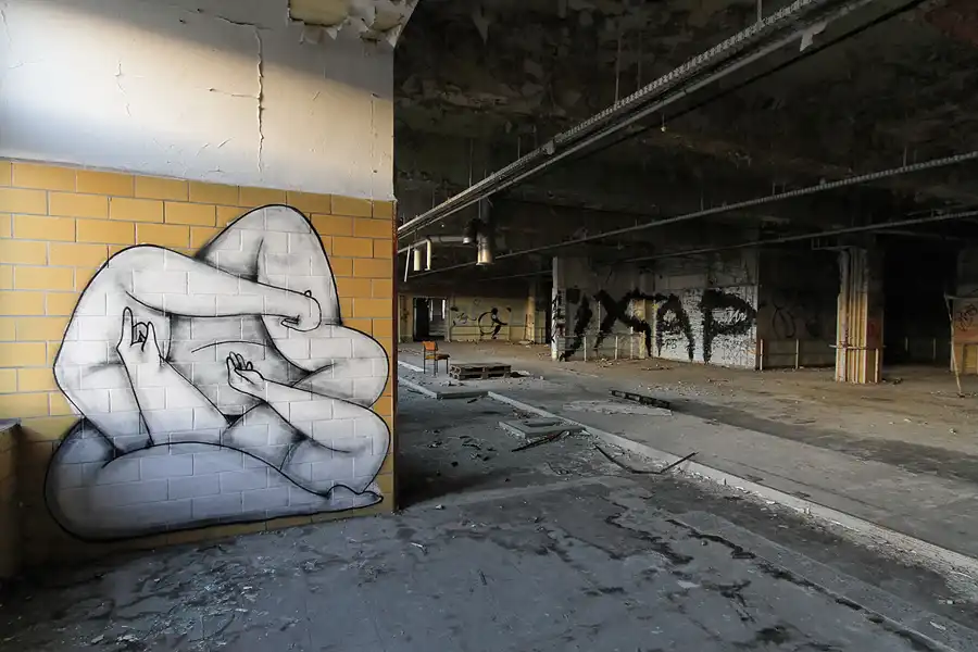 094 | 2012 | Berlin | Streetart im Backkombinat | © carsten riede fotografie