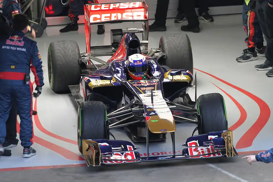 165 | 2013 | Barcelona | Toro Rosso-Ferrari STR8 | Daniel Ricciardo | © carsten riede fotografie