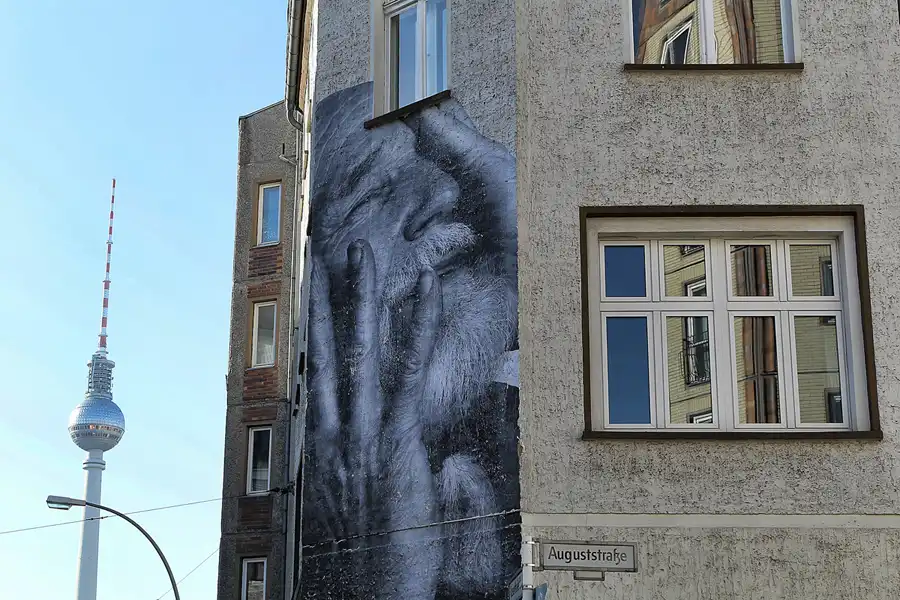 007 | 2013 | Berlin | JR – The Wrinkles Of The City | Rosenthaler Strasse/Auguststrasse | © carsten riede fotografie