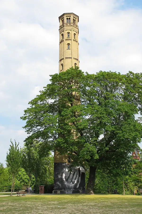 041 | 2013 | Berlin | JR – The Wrinkles Of The City | Kolmarer Strasse | © carsten riede fotografie