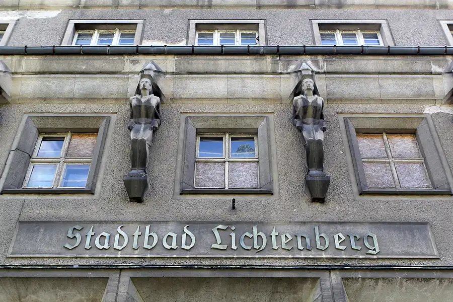 001 | 2013 | Berlin | Stadtbad Lichtenberg – Hubertusbad | © carsten riede fotografie