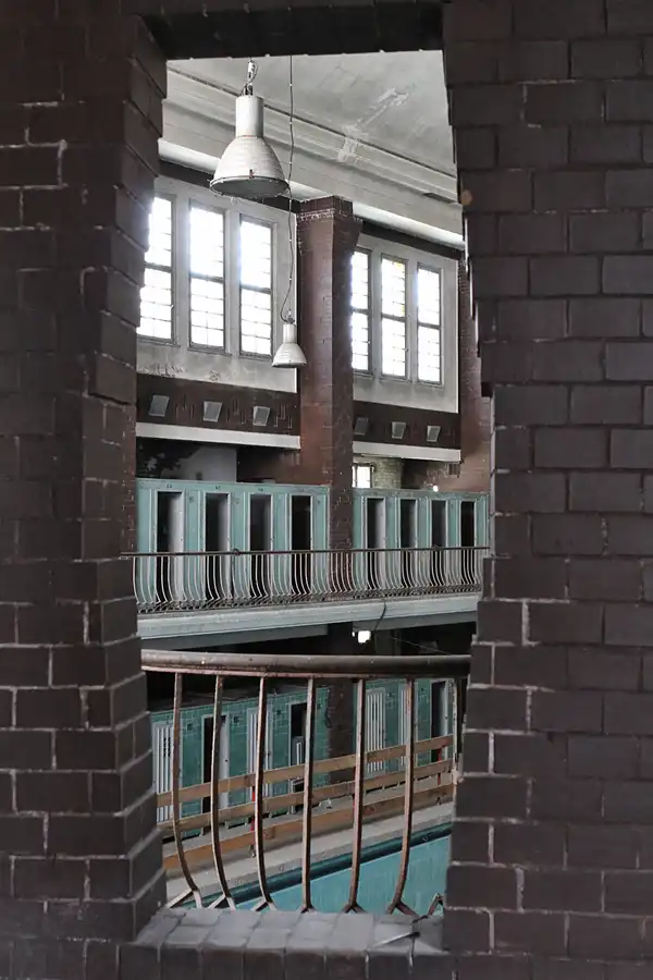 100 | 2013 | Berlin | Stadtbad Lichtenberg – Hubertusbad | © carsten riede fotografie