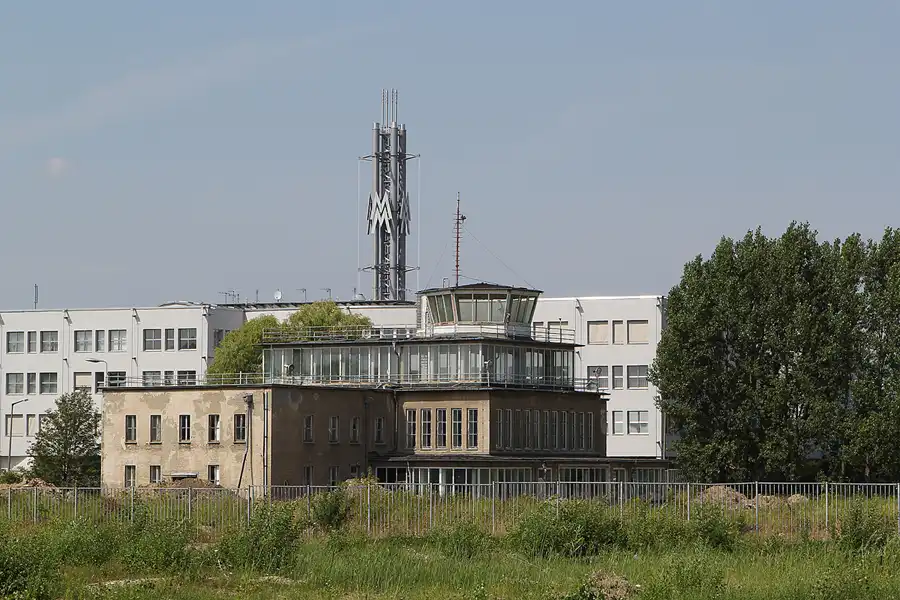 039 | 2013 | Leipzig-Mockau | Tower des ehemaligen Flughafens | © carsten riede fotografie