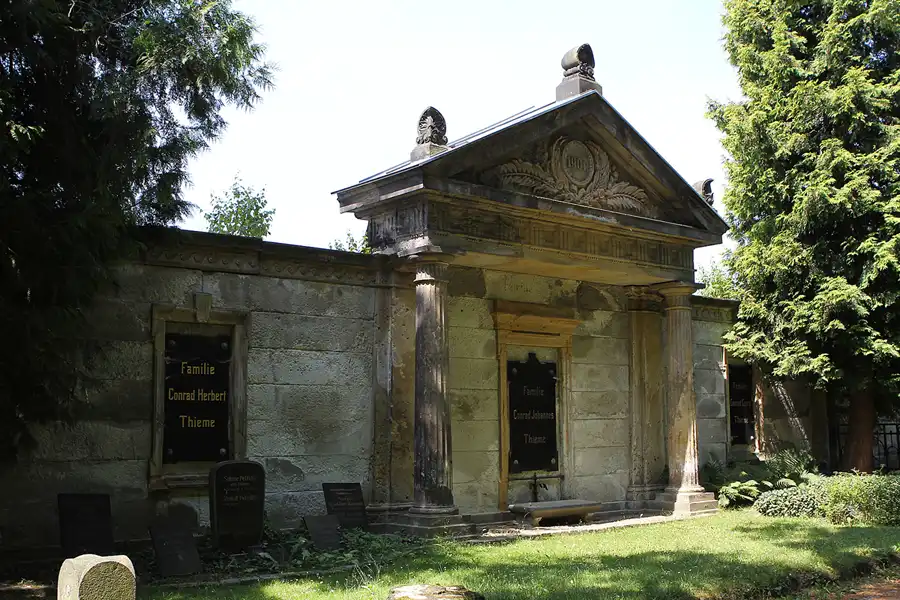 054 | 2013 | Leipzig | Südfriedhof | © carsten riede fotografie