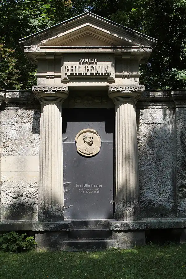 070 | 2013 | Leipzig | Südfriedhof | © carsten riede fotografie