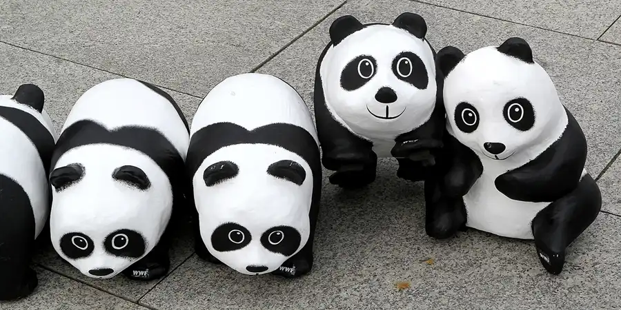 015 | 2013 | Berlin | 1600 Pandas on Tour | © carsten riede fotografie