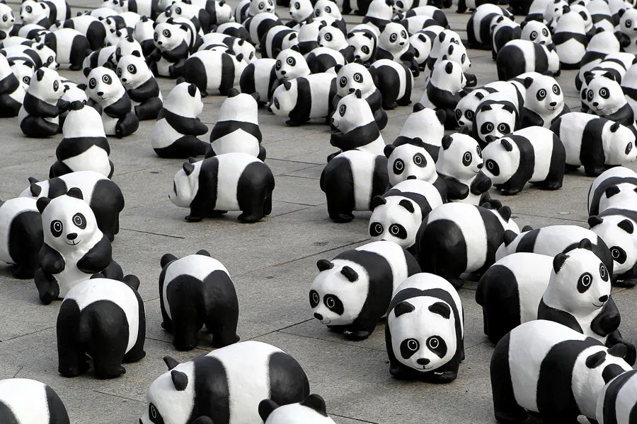 002 | 2013 | Berlin | 1600 Pandas on Tour | © carsten riede fotografie