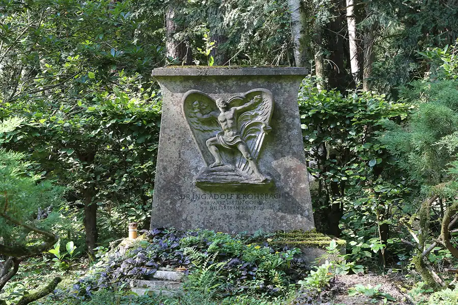 042 | 2013 | Stahnsdorf | Südwestkirchhof | © carsten riede fotografie