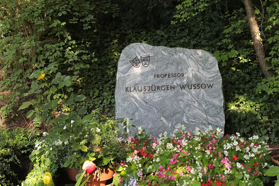 011 | 2013 | Berlin | Waldfriedhof Heerstrasse | © carsten riede fotografie