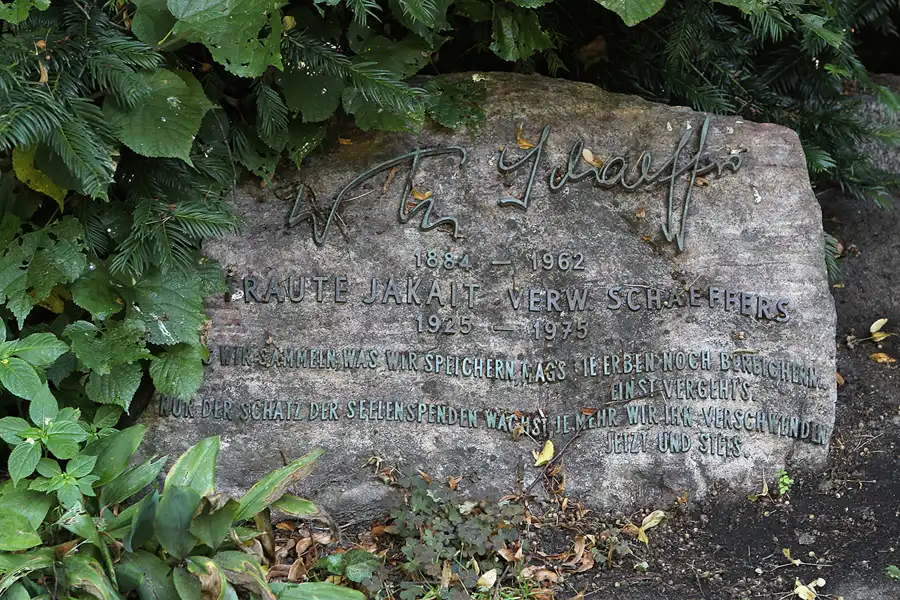 030 | 2013 | Berlin | Waldfriedhof Heerstrasse | © carsten riede fotografie