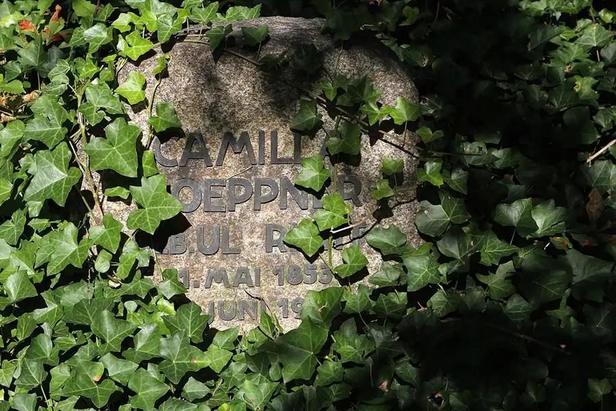 035 | 2013 | Berlin | Waldfriedhof Heerstrasse | © carsten riede fotografie