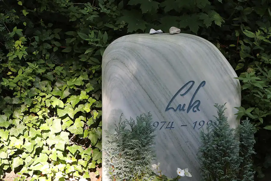 038 | 2013 | Berlin | Waldfriedhof Heerstrasse | © carsten riede fotografie