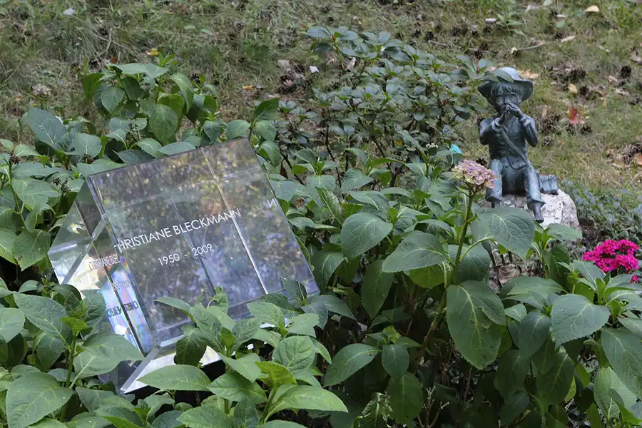 047 | 2013 | Berlin | Waldfriedhof Heerstrasse | © carsten riede fotografie