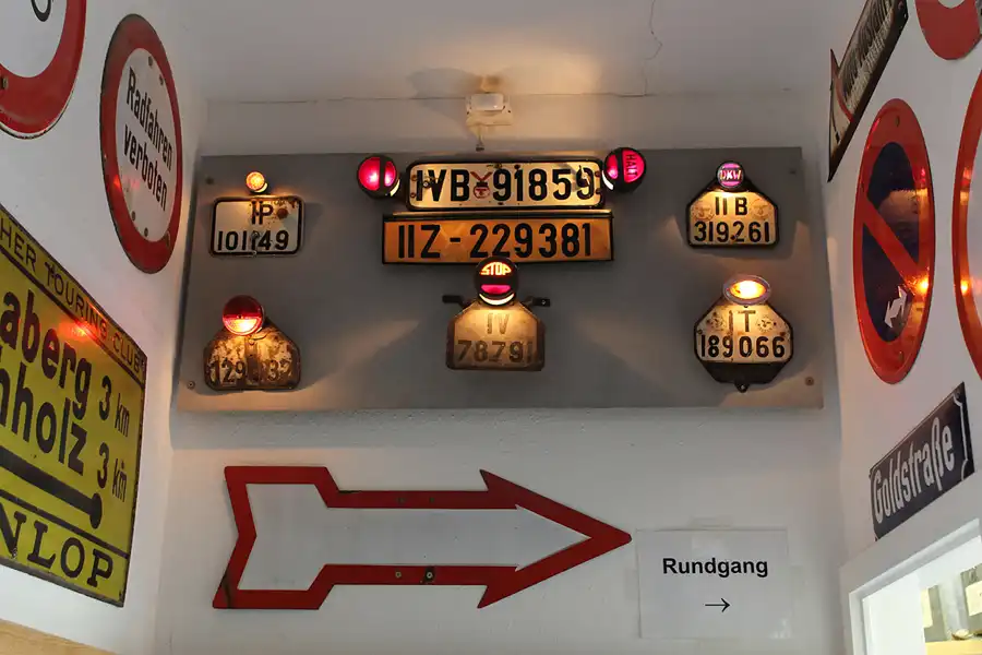 040 | 2013 | Grossolbersdorf | Internationales Museum für Nummernschilder, Verkehrs- und Zulassungsgeschichte | © carsten riede fotografie