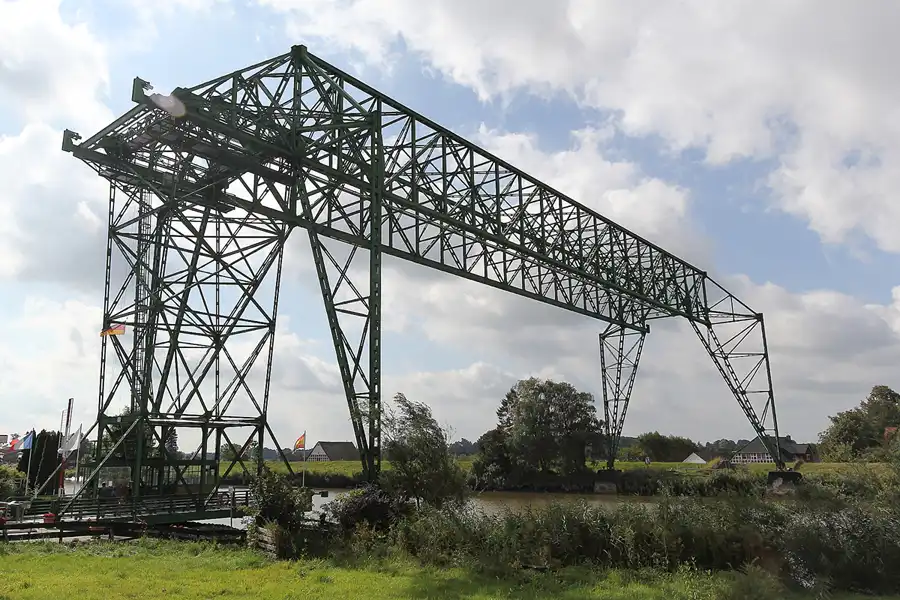 180 | 2014 | Osten-Hemmoor | Schwebefähre | © carsten riede fotografie