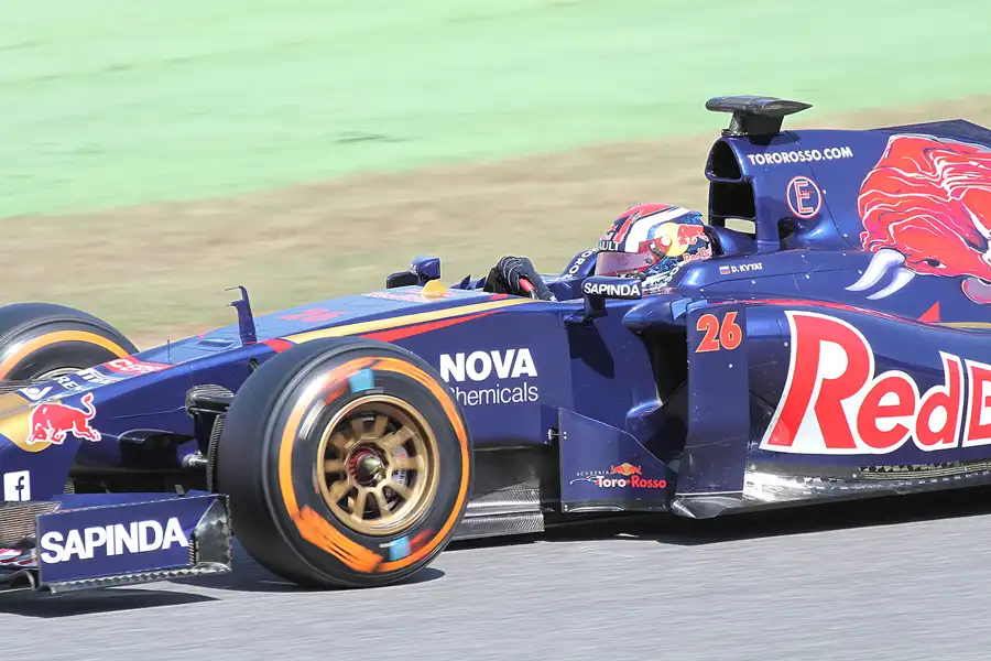 238 | 2014 | Barcelona | Toro Rosso-Renault STR9 | Daniil Kvyat | © carsten riede fotografie
