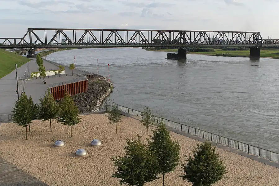 191 | 2014 | Duisburg | Rheinpark | © carsten riede fotografie