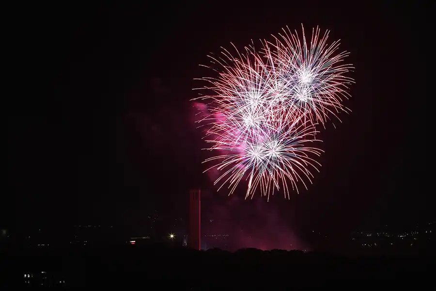 011 | 2014 | Berlin | Pyronale – Team Italien – Blick von der Field Station Teufelsberg | © carsten riede fotografie
