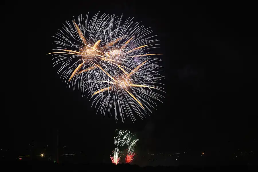 020 | 2014 | Berlin | Pyronale – Team Italien – Blick von der Field Station Teufelsberg | © carsten riede fotografie