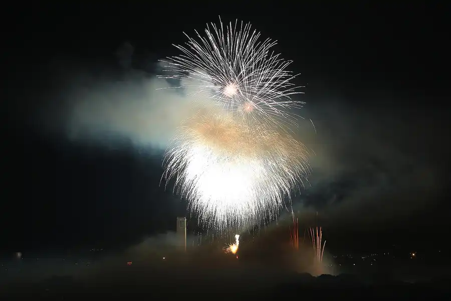 077 | 2014 | Berlin | Pyronale – Team China – Blick von der Field Station Teufelsberg | © carsten riede fotografie