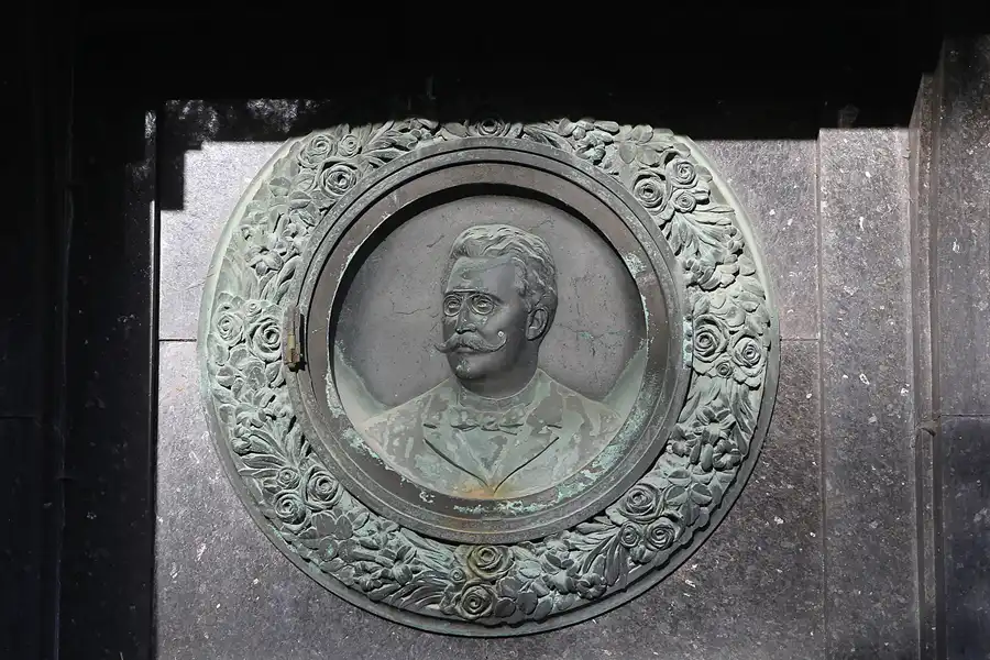 002 | 2014 | Berlin | Jüdischer Friedhof Berlin-Weissensee | © carsten riede fotografie