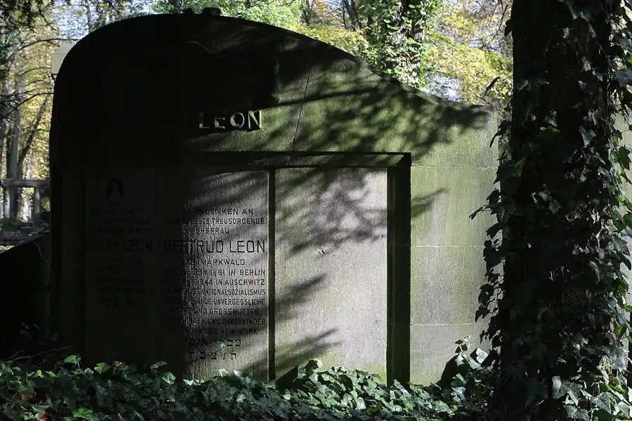 077 | 2014 | Berlin | Jüdischer Friedhof Berlin-Weissensee | © carsten riede fotografie