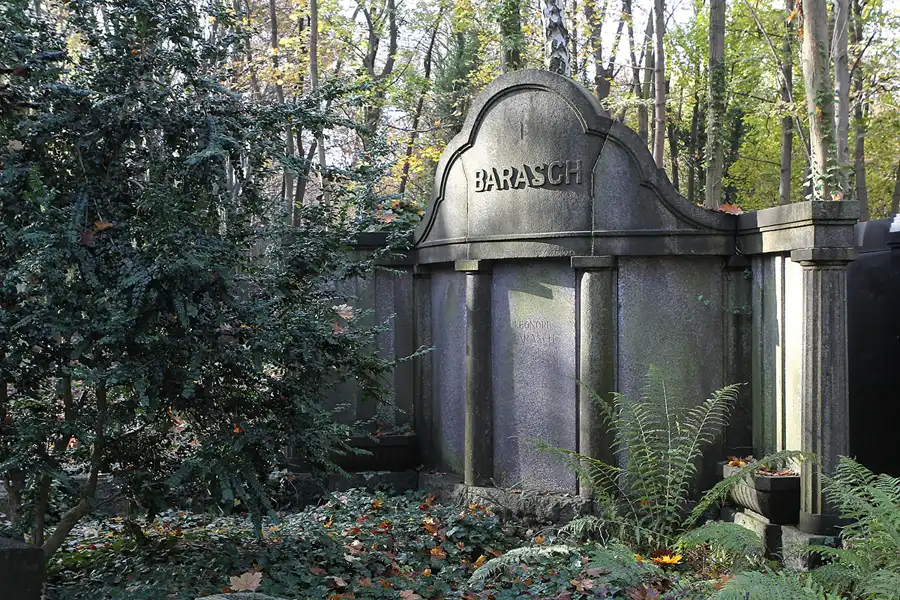 083 | 2014 | Berlin | Jüdischer Friedhof Berlin-Weissensee | © carsten riede fotografie