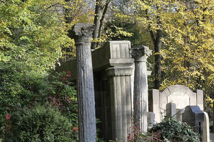 100 | 2014 | Berlin | Jüdischer Friedhof Berlin-Weissensee | © carsten riede fotografie