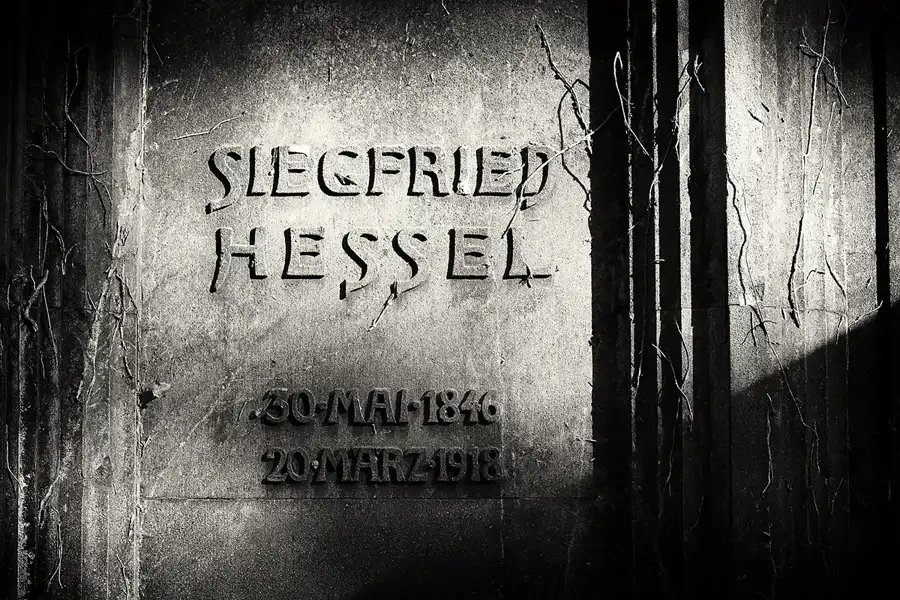 108 | 2014 | Berlin | Jüdischer Friedhof Berlin-Weissensee | © carsten riede fotografie