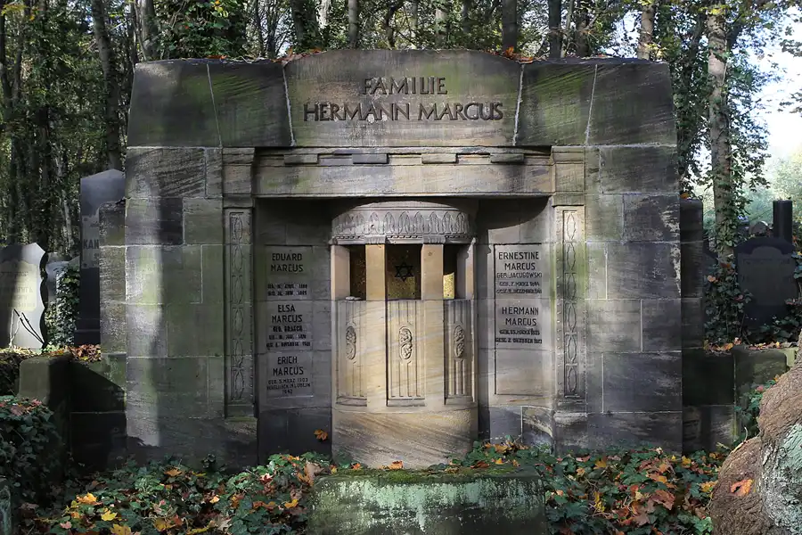 113 | 2014 | Berlin | Jüdischer Friedhof Berlin-Weissensee | © carsten riede fotografie