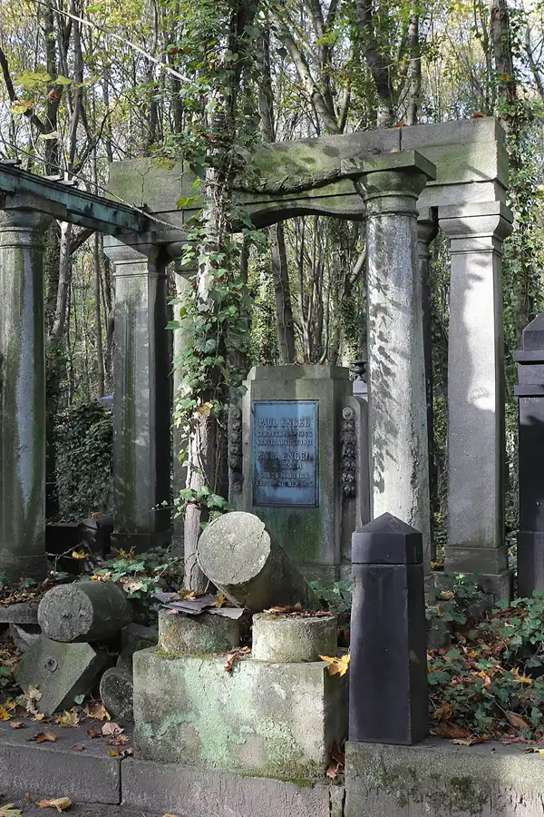 115 | 2014 | Berlin | Jüdischer Friedhof Berlin-Weissensee | © carsten riede fotografie