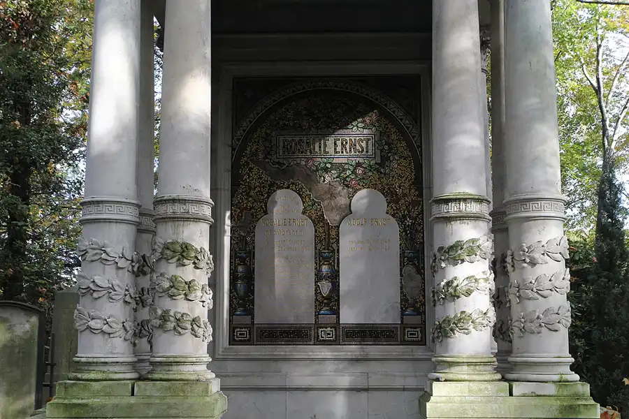 125 | 2014 | Berlin | Jüdischer Friedhof Berlin-Weissensee | © carsten riede fotografie