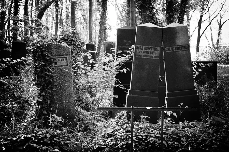 131 | 2014 | Berlin | Jüdischer Friedhof Berlin-Weissensee | © carsten riede fotografie