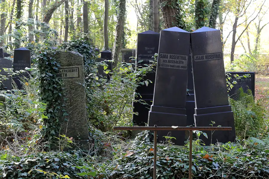 132 | 2014 | Berlin | Jüdischer Friedhof Berlin-Weissensee | © carsten riede fotografie