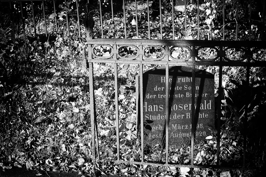 054 | 2014 | Berlin | Jüdischer Friedhof Berlin-Weissensee | © carsten riede fotografie