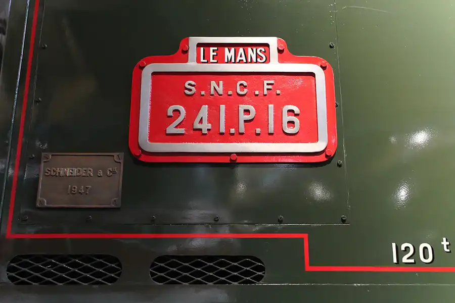 070 | 2014 | Mulhouse | Cité Du Train | © carsten riede fotografie