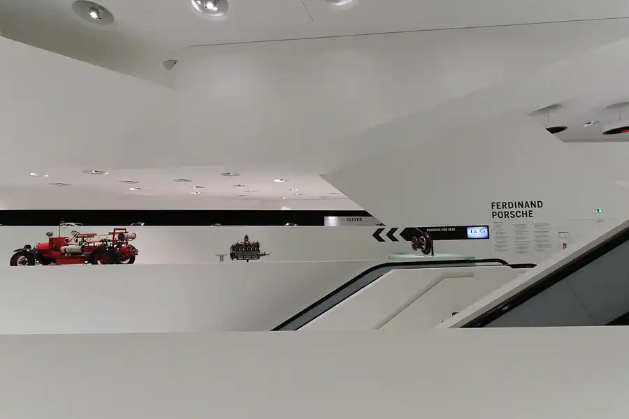 028 | 2014 | Stuttgart | Porsche Museum | © carsten riede fotografie