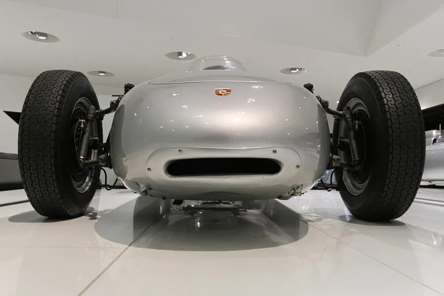 020 | 2014 | Stuttgart | Porsche Museum | © carsten riede fotografie