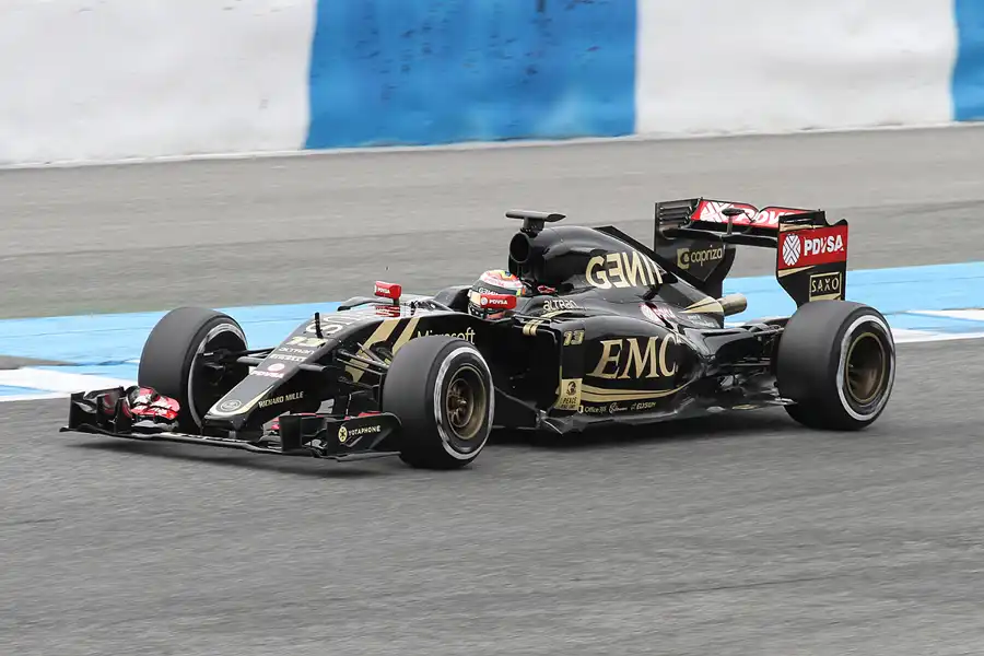 042 | 2015 | Jerez De La Frontera | Lotus-Mercedes Benz E23 Hybrid | Pastor Maldonado | © carsten riede fotografie