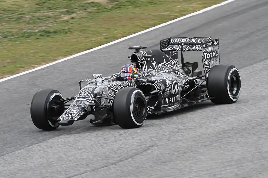 096 | 2015 | Jerez De La Frontera | Red Bull-Renault RB11 | Daniil Kvyat | © carsten riede fotografie