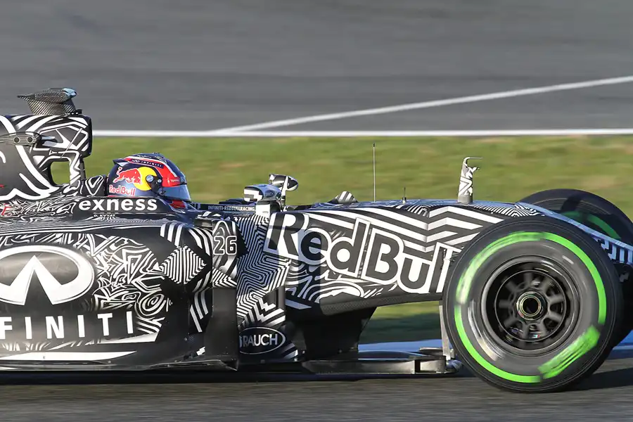103 | 2015 | Jerez De La Frontera | Red Bull-Renault RB11 | Daniil Kvyat | © carsten riede fotografie