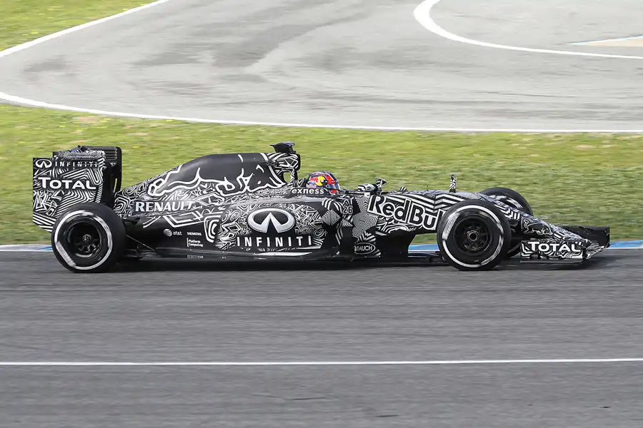 105 | 2015 | Jerez De La Frontera | Red Bull-Renault RB11 | Daniil Kvyat | © carsten riede fotografie