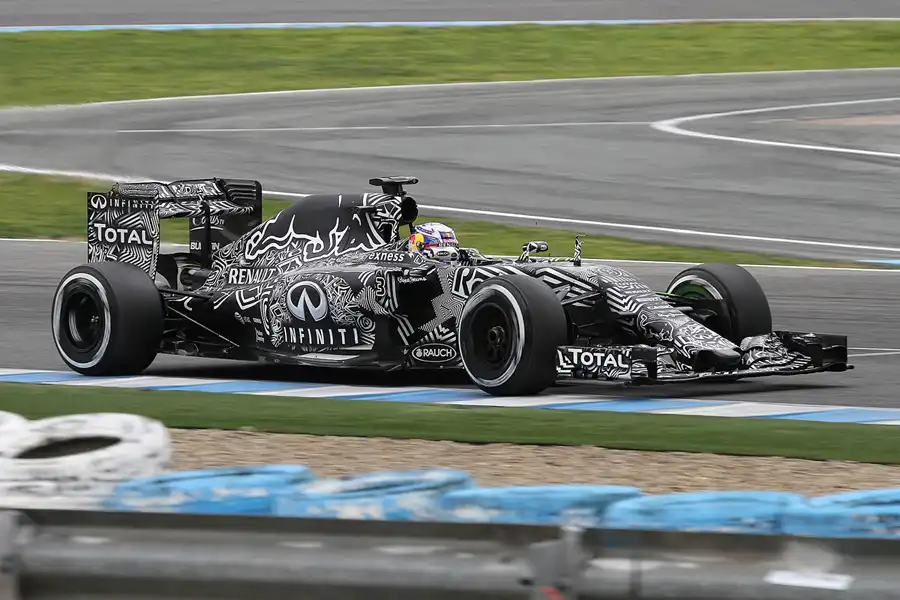 114 | 2015 | Jerez De La Frontera | Red Bull-Renault RB11 | Daniel Ricciardo | © carsten riede fotografie