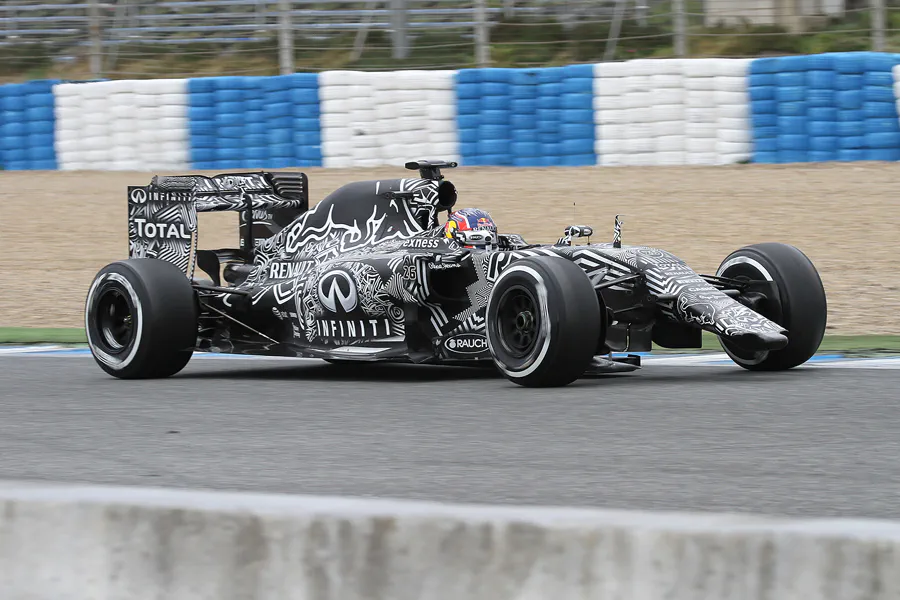 100 | 2015 | Jerez De La Frontera | Red Bull-Renault RB11 | Daniil Kvyat | © carsten riede fotografie