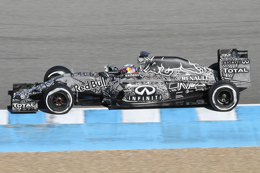 2015_02_108 | Jerez De La Frontera | Red Bull-Renault RB11 | Daniel Ricciardo | © carsten riede fotografie