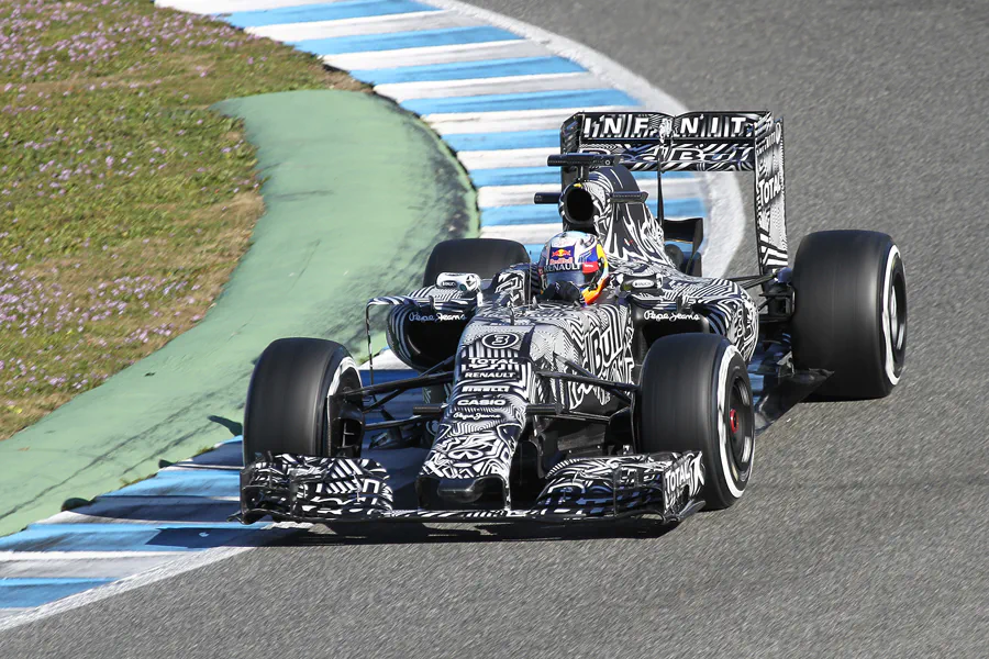 2015_02_110 | Jerez De La Frontera | Red Bull-Renault RB11 | Daniel Ricciardo | © carsten riede fotografie