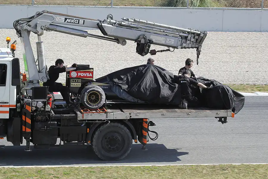 062 | 2015 | Barcelona | Lotus-Mercedes Benz E23 Hybrid | Pastor Maldonado | © carsten riede fotografie