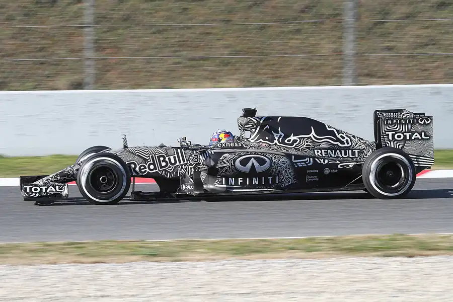 103 | 2015 | Barcelona | Red Bull-Renault RB11 | Daniel Ricciardo | © carsten riede fotografie